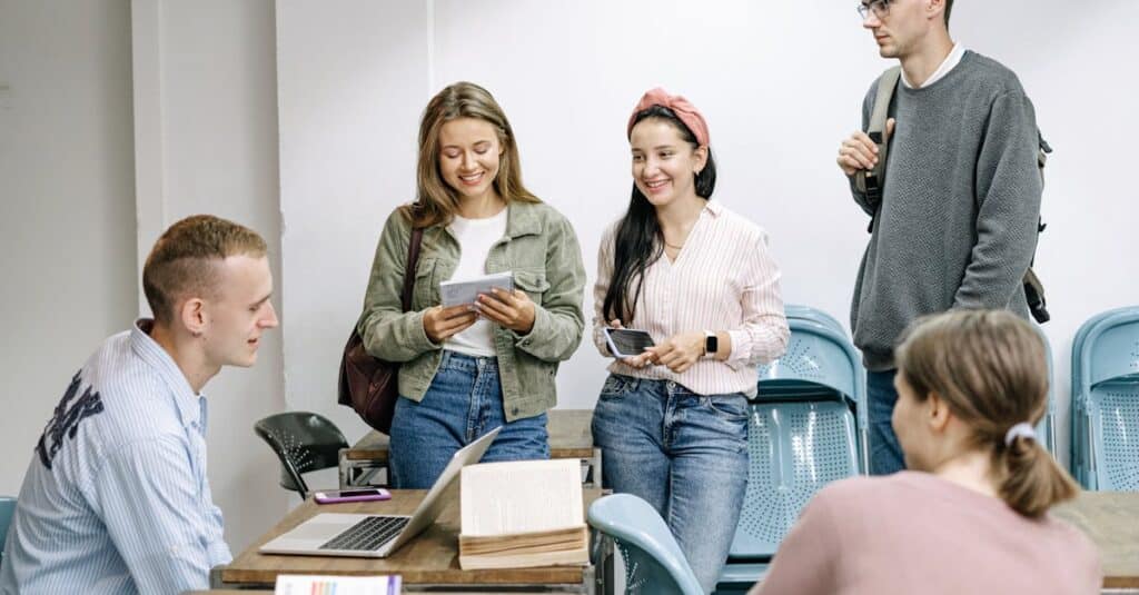 Les enjeux d'un plan de communication : pourquoi est-il essentiel de le développer ? 10 découvrez comment élaborer un plan de communication efficace, essentiel pour atteindre vos objectifs d'affaires, renforcer votre image de marque et engager votre public cible. apprenez les étapes clés pour créer une stratégie de communication cohérente et percutante.