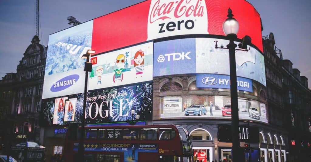 Comparaison entre Facebook Ads et Twitter Ads : Quel est le meilleur choix pour votre stratégie publicitaire ? 2 découvrez les dernières tendances et stratégies en publicité. apprenez comment optimiser vos campagnes pour atteindre efficacement votre public cible et maximiser votre retour sur investissement.