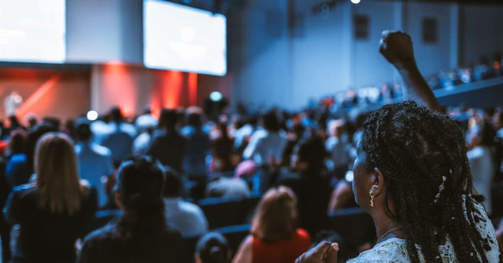 Infographie : 7 astuces pour captiver votre audience avec un contenu irrésistible 8 découvrez comment maximiser l'engagement de votre audience grâce à des stratégies innovantes et interactives. améliorez votre communication, fidélisez vos clients et boostez votre influence en ligne.
