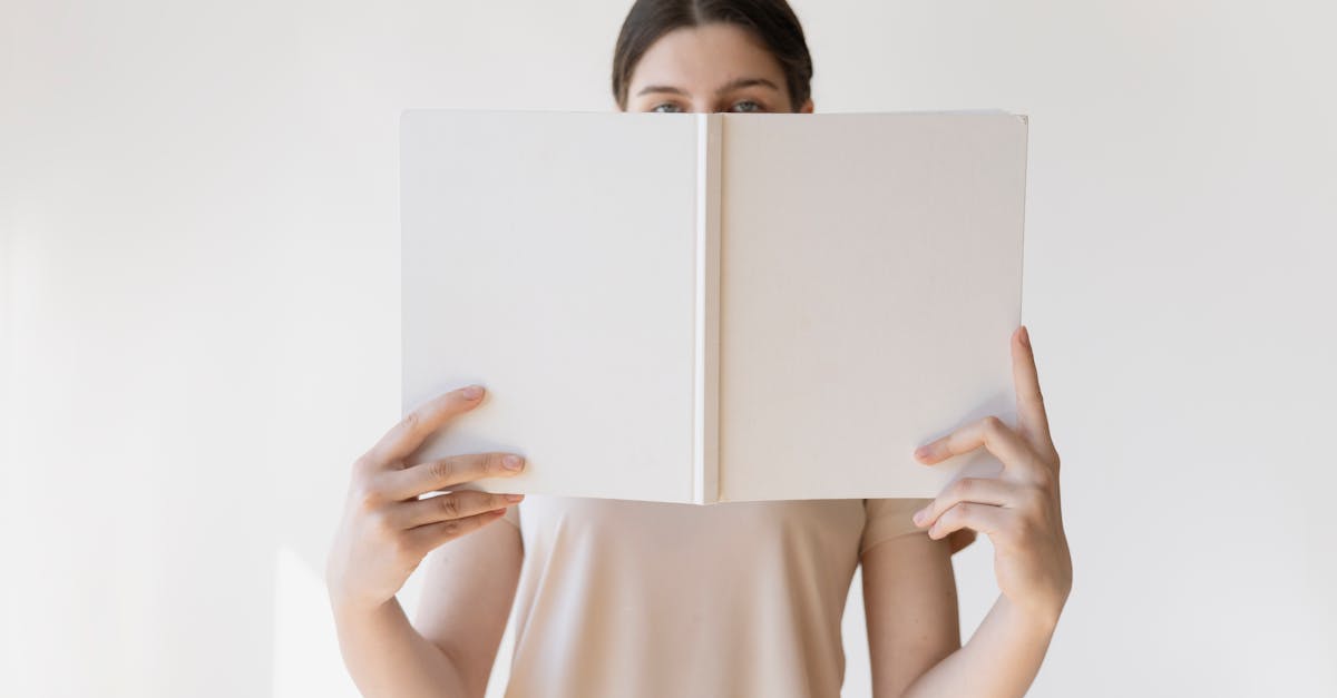 découvrez notre brand book, un guide essentiel qui définit l'identité de votre marque, ses valeurs, sa vision et son esthétique. apprenez à harmoniser tous les éléments de communication pour renforcer votre image et engager efficacement votre audience.