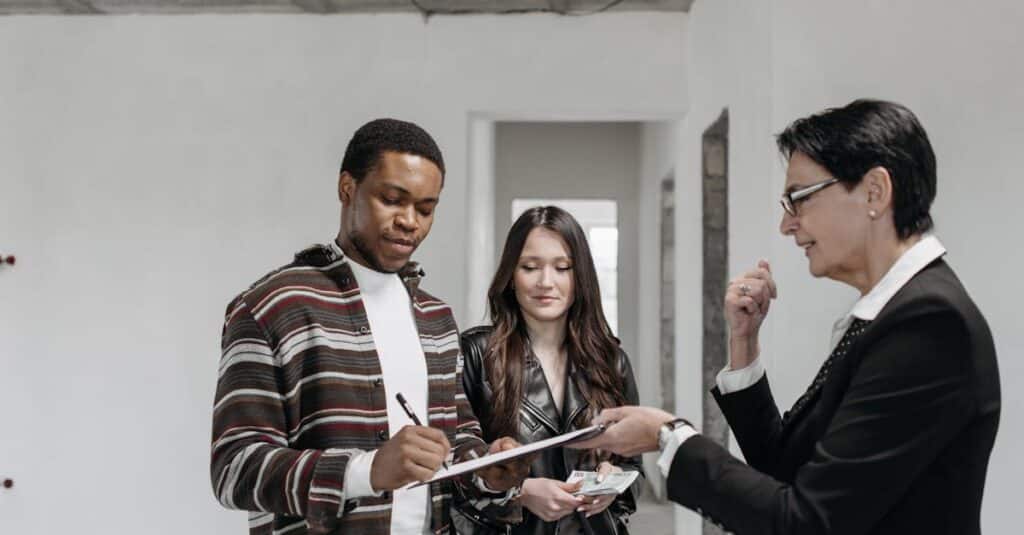 Entreprises : Les indispensables à inclure sur vos documents commerciaux 4 découvrez nos documents commerciaux essentiels pour optimiser la gestion de votre entreprise. trouvez des modèles, des conseils et des ressources pour améliorer vos transactions et communication professionnelle.