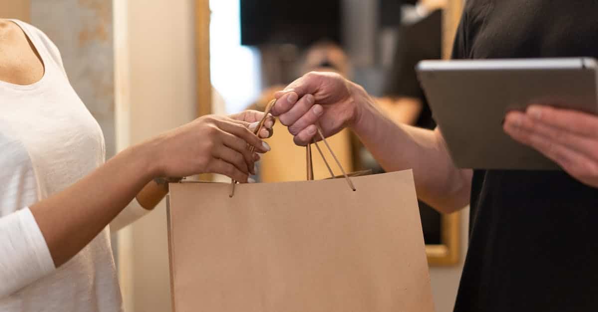 découvrez comment atteindre l'excellence en service client grâce à des stratégies innovantes, des formations adaptées et un engagement constant envers la satisfaction de vos clients. améliorez l'expérience client et fidélisez votre clientèle avec des conseils pratiques et des exemples concrets.
