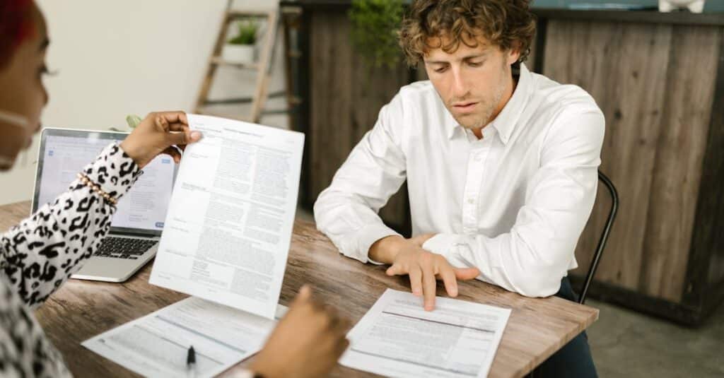 Stratégies d'un entrepreneur pour captiver l'attention des investisseurs 5 découvrez des stratégies entrepreneuriales innovantes pour optimiser la croissance de votre entreprise. apprenez à naviguer dans les défis du marché et à développer un plan d'action efficace pour assurer le succès de votre initiative.