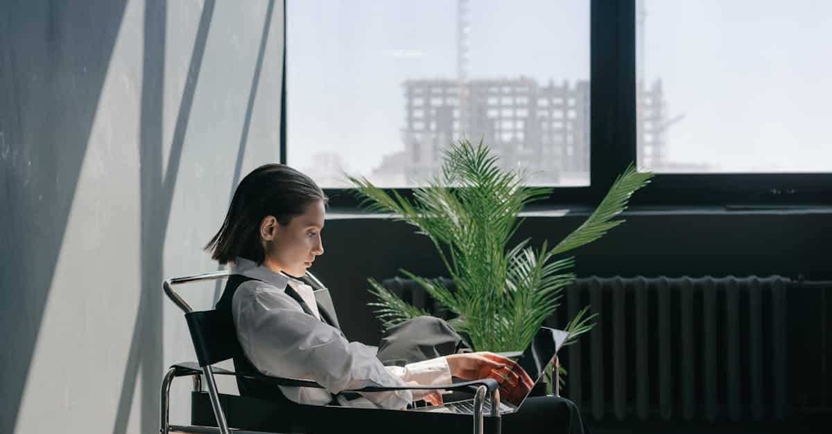 découvrez tout ce qu'il faut savoir sur les contrats freelance : avantages, protections et conseils pour rédiger un contrat solide. maximisez votre activité indépendante grâce à une bonne gestion contractuelle.