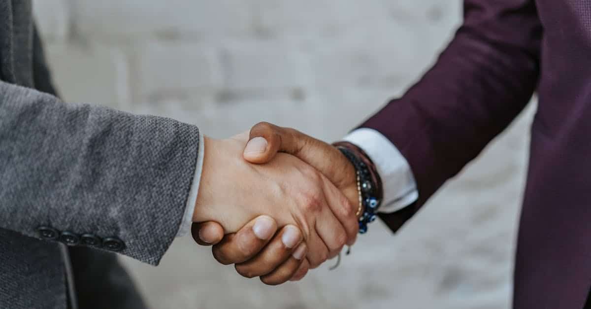 découvrez les clés d'une négociation réussie : stratégies, techniques et conseils pratiques pour maximiser vos chances de succès et atteindre vos objectifs. apprenez à convaincre, gérer les conflits et établir des relations durables grâce à des compétences de négociation efficaces.
