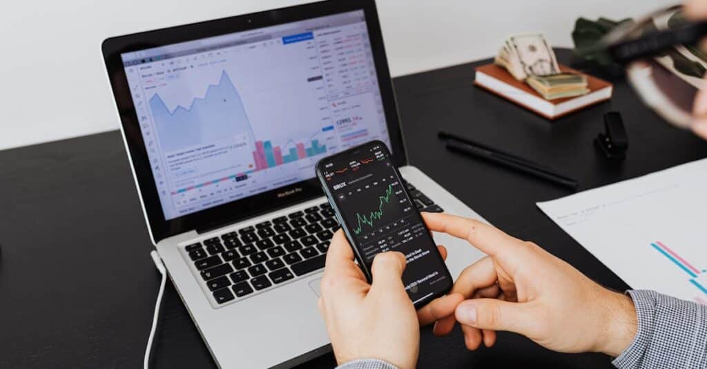 Douze méthodes faciles pour générer des revenus en ligne 6 découvrez comment générer des revenus en ligne grâce à des méthodes éprouvées et des stratégies efficaces. apprenez à tirer parti des opportunités numériques pour améliorer votre situation financière dès aujourd'hui.