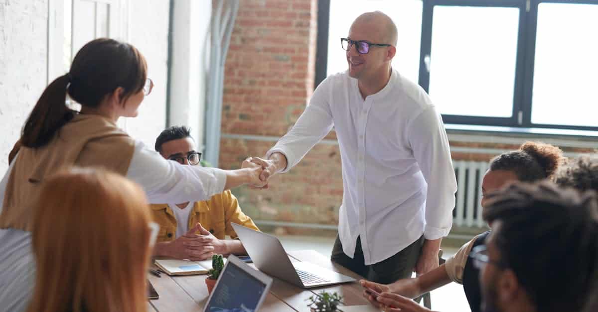 découvrez comment établir des partenariats solides et fructueux pour booster votre activité. explorez les avantages, les stratégies clés et les meilleures pratiques pour réussir dans vos collaborations professionnelles.