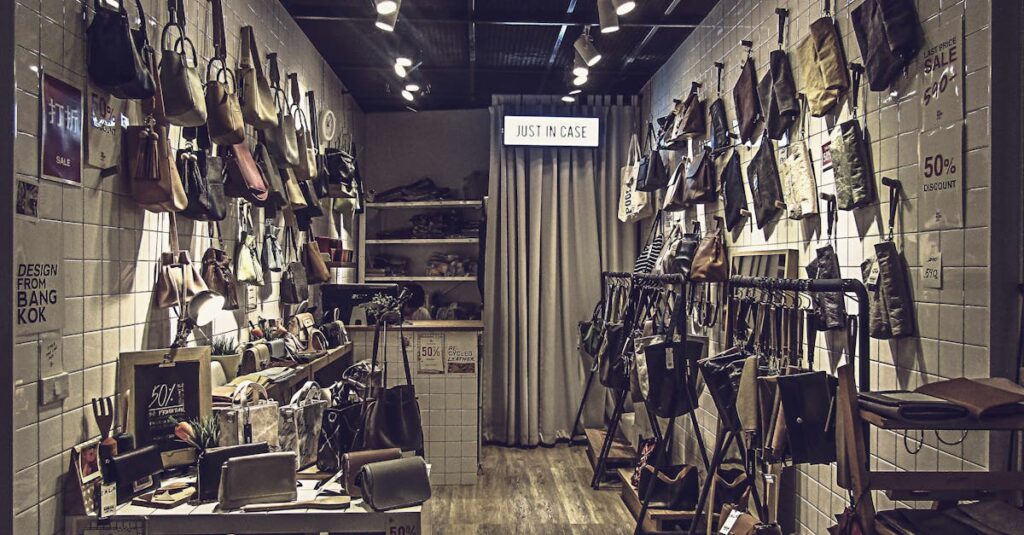 Commerce de détail : 5 astuces pour optimiser votre stratégie numérique 2 découvrez l'univers du retail : tendances, stratégies et innovations qui transforment l'expérience d'achat. explorez comment le commerce de détail s'adapte aux nouvelles attentes des consommateurs et optimise ses canaux de vente.