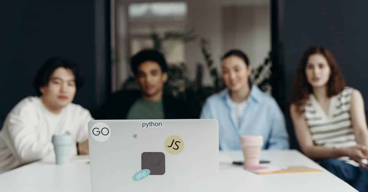 découvrez scrum, une méthodologie agile pour optimiser la gestion de vos projets. apprenez à améliorer la collaboration, la flexibilité et l'efficacité de vos équipes grâce à des sprints, des réunions régulières et une meilleure transparence.