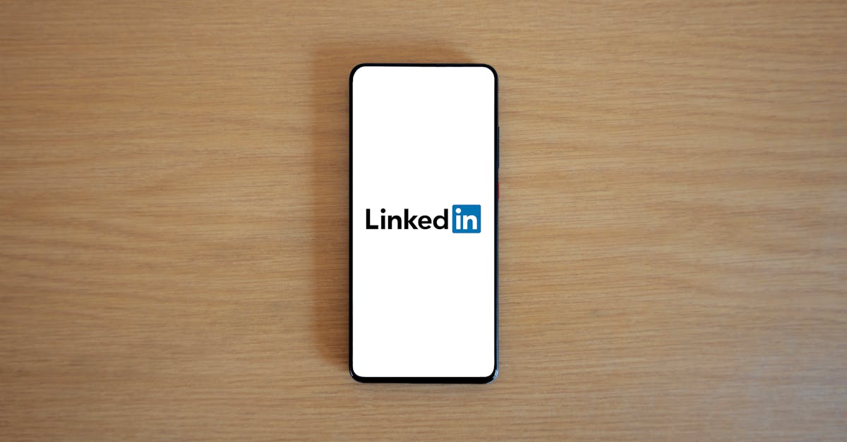Découvrez 10 outils innovants pour optimiser votre stratégie sur les réseaux sociaux cette année