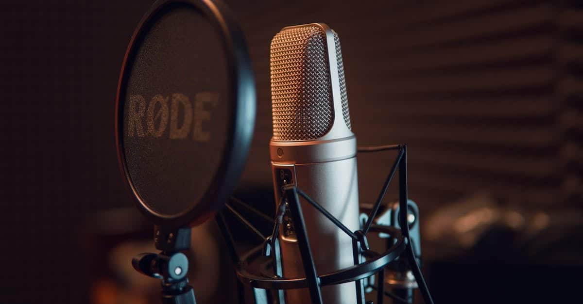 découvrez l'art du voice over : des voix professionnelles pour donner vie à vos projets audiovisuels. que ce soit pour des publicités, des animations ou des documentaires, notre équipe de voix-off expérimentées saura capturer l'essence de votre message. plongez dès aujourd'hui dans un univers sonore captivant.