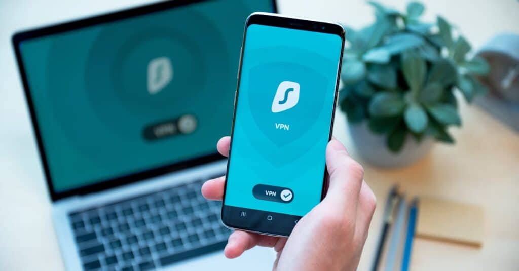 Top 10 des VPN : Les Meilleurs Services Gratuits et Payants à Découvrir 10 découvrez comment un vpn peut protéger votre vie privée en ligne, sécuriser votre connexion internet et vous permettre d'accéder à du contenu géo-restreint tout en naviguant anonymement.