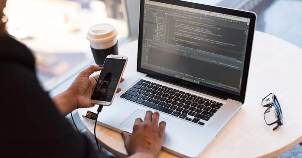 Entretien avec Louis Jodon de Villeroché : Un regard sur l'univers du développement web et du design graphique 10 découvrez l'art du développement web : des astuces, conseils et techniques pour créer des sites attractifs et performants. apprenez à maîtriser les langages de programmation, les frameworks et les outils les plus récents pour donner vie à vos projets en ligne.